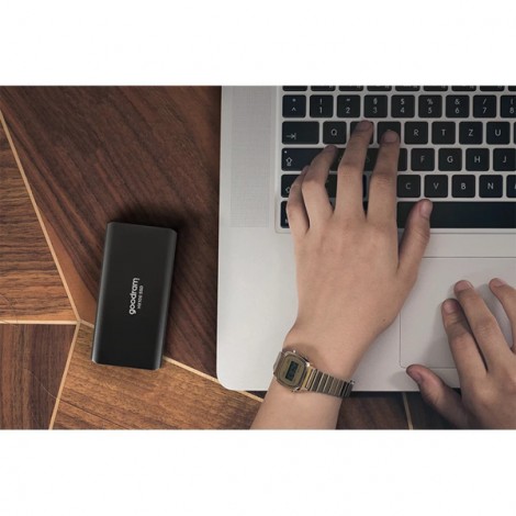 SSD Zewnętrzny Goodram HX100, SSDPR-HX100-01T, 1000GB, czarny, 2.5", 950 MB/s-R, USB-C, 900 MB/s-W SSD Zewnętrzny Goodram HX100, SSDPR-HX100-01T, 1000GB, czarny, 2.5", 950 MB/s-R, USB-C, 900 MB/s-W