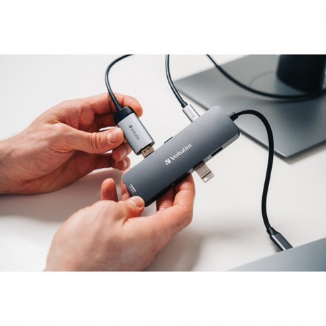 USB (3.2) hub 8-port, 32151, szara, długość przewodu 15cm, Verbatim, 1x USB C, 3x USB A, 2x HDMI, 1x SD 3.0 USB (3.2) hub 8-port, 32151, szara, długość przewodu 15cm, Verbatim, 1x USB C, 3x USB A, 2x HDMI, 1x SD 3.0
