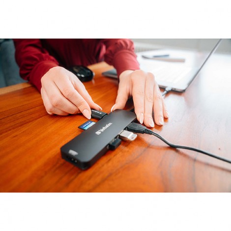 USB (3.2) hub 8-port, 32151, szara, długość przewodu 15cm, Verbatim, 1x USB C, 3x USB A, 2x HDMI, 1x SD 3.0 USB (3.2) hub 8-port, 32151, szara, długość przewodu 15cm, Verbatim, 1x USB C, 3x USB A, 2x HDMI, 1x SD 3.0