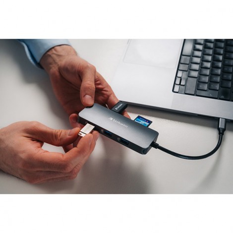 USB (3.2) hub 9-port, 32152, szary, długość przewodu 15cm, Verbatim, 2x USB C, 3x USB A, 1x HDMI, czytnik SD/micro SD USB (3.2) hub 9-port, 32152, szary, długość przewodu 15cm, Verbatim, 2x USB C, 3x USB A, 1x HDMI, czytnik SD/micro SD