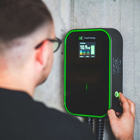 Green Cell Wallbox z kablem ładującym Pojazdy elektryczne 380V, 32A, 22kW, EV15RFID IP66, ochrona przed przegrzaniem i 