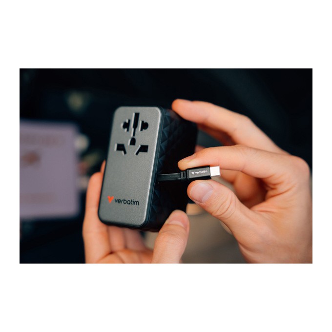 Verbatim, Uniwersalny adapter podróżny CNT-02 GaN III 3x USB-C PD QC 4+, 1x USB-C kabel, 1x USB-A QC, czarny, 85W