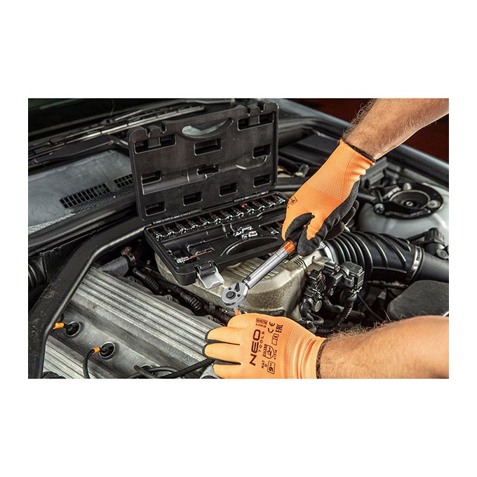 Klucz dynamometryczny z zestawem końcówek08-821, 21 szt, rozmiar 1/4,  5 - 25 Nm, walizka,, NEO TOOLS