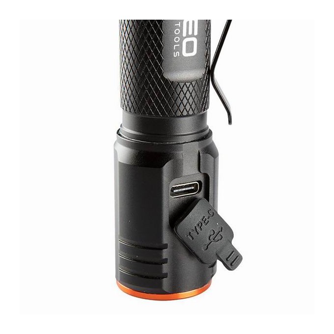 Latarka akumulatorowa, 1xxLED, 1x2200 mAh, czarna, 20W, 2000 lumenów, czas działania 4 godziny